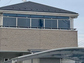 のバルコニー・ベランダ屋根 ソラリア F型 屋根タイプ 単体 積雪〜20cm対応+ソラリア 前面パネル*1段 施工例