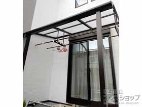 のテラス屋根 プレシオステラスII R型 テラスタイプ 単体 積雪〜20cm対応＋吊り下げ式物干し 標準2本入り×1セット 施工例