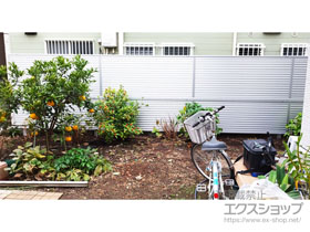 のフェンス・柵 ミエーネフェンス 目隠しルーバータイプ 2段支柱 自立建て用 施工例
