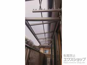 のバルコニー・ベランダ屋根 ソラリア F型 ルーフタイプ 単体積雪〜20cm対応＋吊り下げ式固定物干し 標準タイプ ショート2本入り×2セット 施工例