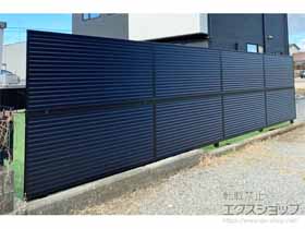 のフェンス・柵 ミエーネフェンス 目隠しルーバータイプ 2段支柱 自立建て用 施工例
