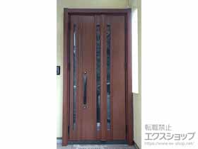 の玄関ドア リシェント玄関ドア3 断熱K4仕様 親子仕様(ランマ無)外観右吊元 G15型 ※手動仕様+下枠巾木（小）／スペーサーセット（1mm・3mm・5mm）／下枠段差緩和材（ステンレス） 施工例