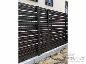 のフェンス・柵 モクハイフェンス アルミ色タイプ フリーポールタイプ 施工例