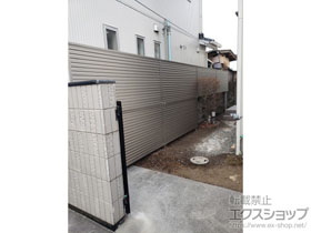 のフェンス・柵 ミエーネフェンス 目隠しルーバータイプ 2段支柱 自立建て用 施工例