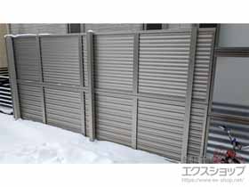 のフェンス・柵 ミエーネフェンス 目隠しルーバータイプ 2段支柱 自立建て用（パネル2段） 施工例