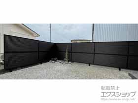 のフェンス・柵 ミエーネフェンス 目隠しルーバータイプ 2段支柱 自立建て用（パネル2段）※ 施工例