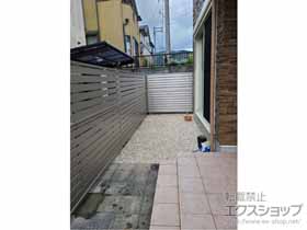 のフェンス・柵 シンプレオフェンスSY1F型 横半目隠し 2段支柱 自立建て用 施工例