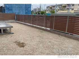 のフェンス・柵 ルシアスフェンスF04型 横板 木目カラー 自由柱施工 施工例