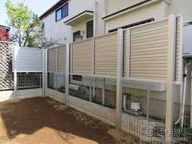 のフェンス・柵 ミエーネ目隠しルーバーフェンス 上段のみ設置 自立建て用 施工例