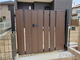の門扉 ルシアス門扉S01型 たてスリット 両開き親子 複合カラー 門柱使用 施工例