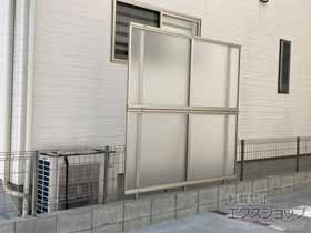 のフェンス・柵 シンプレオフェンスP1F型 目隠しポリカパネル　2段支柱 ブロック建て用 施工例