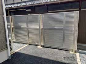 のフェンス・柵 ミエーネフェンス 目隠しルーバータイプ 2段支柱 自立建て用 施工例