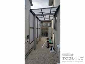 のテラス屋根 フーゴF 独立テラスタイプ 積雪〜20cm対応＋サイドパネル＋吊り下げ物干しAセット(テラス日除け用)ロング 施工例