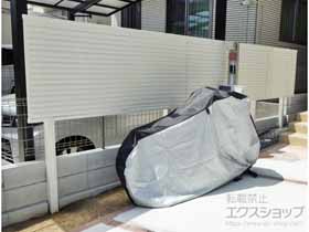 のフェンス・柵 ミエーネ目隠しルーバーフェンス 上段のみ設置 自立建て用 施工例