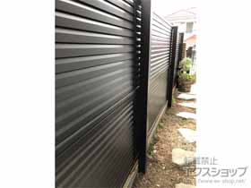 のフェンス・柵 ミエーネフェンス 目隠しルーバータイプ 2段支柱 自立建て用（パネル2段） 施工例