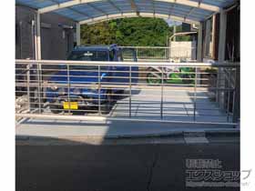 のカーゲート ルシアスアップゲートワイド 1型 横格子 手動 施工例