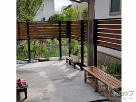 Value Selectのフェンス・柵・塀 モクアルフェンス 横板タイプ 上段のみ設置 自立建て用 施工例