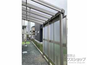 のテラス屋根 ソラリア F型 ビッグサイズ 単体 積雪〜20cm対応+吊り下げ式 固定物干し+前面パネル 施工例