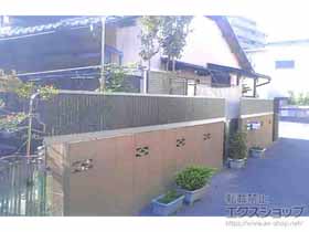のフェンス・柵 フェンスAB TS1型 縦スリット1 木調カラー フリーポールタイプ 施工例