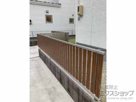のフェンス・柵 ルシアスフェンスF03型 たて半目隠し 木調カラー 自由柱施工 施工例