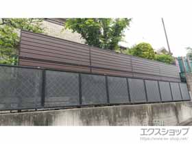 のフェンス・柵 モクアルフェンス 目隠しタイプ 2段支柱 自立建て用　パネル下段のみ 施工例