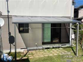 のテラス屋根 ソラリア F型 テラスタイプ 単体 積雪〜20cm対応＋吊り下げ式 固定物干し 施工例