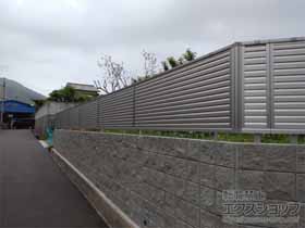のフェンス・柵 ミエーネフェンス 目隠しルーバータイプ 自由柱施工 施工例