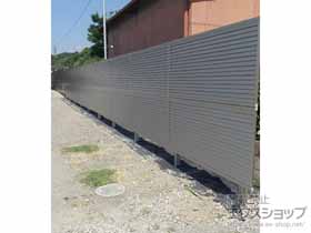 のフェンス・柵 ミエーネフェンス 目隠しルーバータイプ 2段支柱 自立建て用 施工例