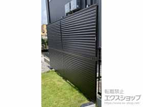 のフェンス・柵 ミエーネフェンス 目隠しルーバータイプ 2段支柱 自立建て用 施工例