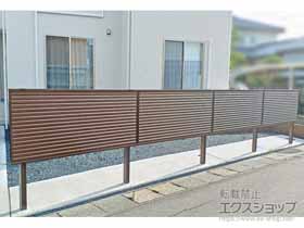 のフェンス・柵 ミエーネフェンス 目隠しルーバータイプ 2段支柱 自立建て用（パネル上段のみ） 施工例