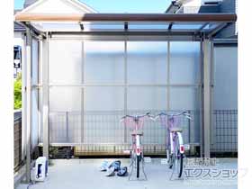 のサイクルポート・駐輪場 フーゴAプラス パーク (アーチスタイル) パネル2面囲い 木調色 積雪〜20cm対応 施工例