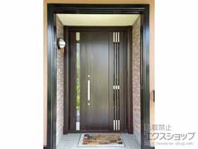 の玄関ドア リシェント玄関ドア3 断熱K4仕様 親子仕様(ランマ無)外観右吊元 M83型 ※手動仕様 施工例