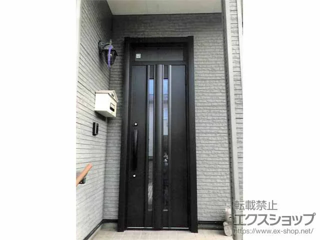 LIXIL リクシル(トステム)の内窓（二重窓・二重サッシ） リシェント玄関ドア3 断熱K2仕様 片開き仕様(ランマ付)外観右吊元 G15型 ※手動仕様 施工例