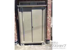 の物置・屋外倉庫 ナイソーシスター　KMW-139E-NG KMW-139E-NG＋別売前棚板 施工例
