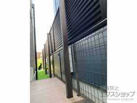 のフェンス・柵 ミエーネフェンス 目隠しルーバータイプ 2段支柱 自立建て用 施工例