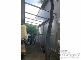 YKKAPのテラス屋根 ソラリア F型 テラスタイプ 単体 積雪～20cm対応＋前面パネル 施工例