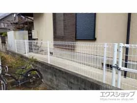 YKKAPのフェンス・柵・塀 イーネット フェンス3F型　自由柱施工 施工例