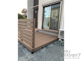 のウッドデッキ リウッドデッキ 200+リウッドデッキフェンス3型＜横スリット＞ 施工例
