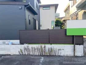 Value Selectのフェンス ミエーネフェンス 目隠しルーバータイプ　自由柱施工 施工例