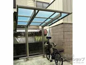 YKKAPのサイクルポート エフルージュ ミニ FIRST 積雪〜20cm対応+車止めバー 施工例