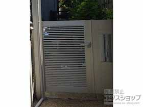 の門扉 シンプレオ門扉1型 横格子 両開き 機能子扉親子 門柱使用 施工例