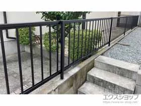 Value Selectのフェンス ミエッタフェンス 防犯たて格子タイプ 自由柱施工 施工例