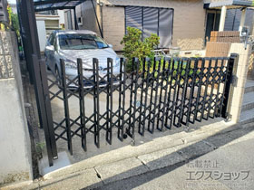 のカーゲート トリップゲートII S型 傾斜地対応 ノンレール 片開き 35S 施工例