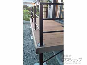 のウッドデッキ リウッドデッキ 200+ルシアスデッキフェンスB03型＜横格子2本タイプ＞ 施工例