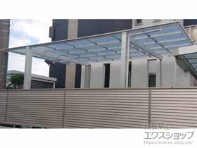 埼玉県越谷市のLIXIL(リクシル)のカーポート フーゴF (フラットスタイル) 積雪～20cm対応+ 着脱式サポート 施工例