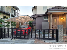 のカーゲート シャレオ伸縮1型 ノンレール 両開き 530W 施工例