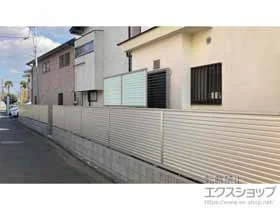 Value Selectのフェンス・柵・塀 ミエーネフェンス 目隠しルーバータイプ　自由柱施工 施工例