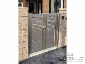 の門扉 シンプレオ門扉3型 横太格子 両開き 門柱使用 施工例