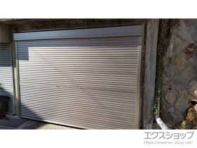 のガレージシャッター ガレージシャッタークワトロ 手動式 外部付タイプ 施工例