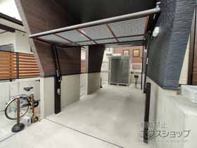 のカーゲート ルシアスアップゲート 1型 横格子 手動式 複合カラー 施工例
